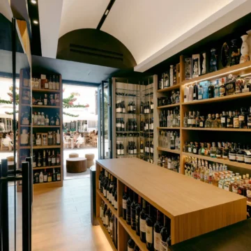 Interior decoration of a beverage cellar