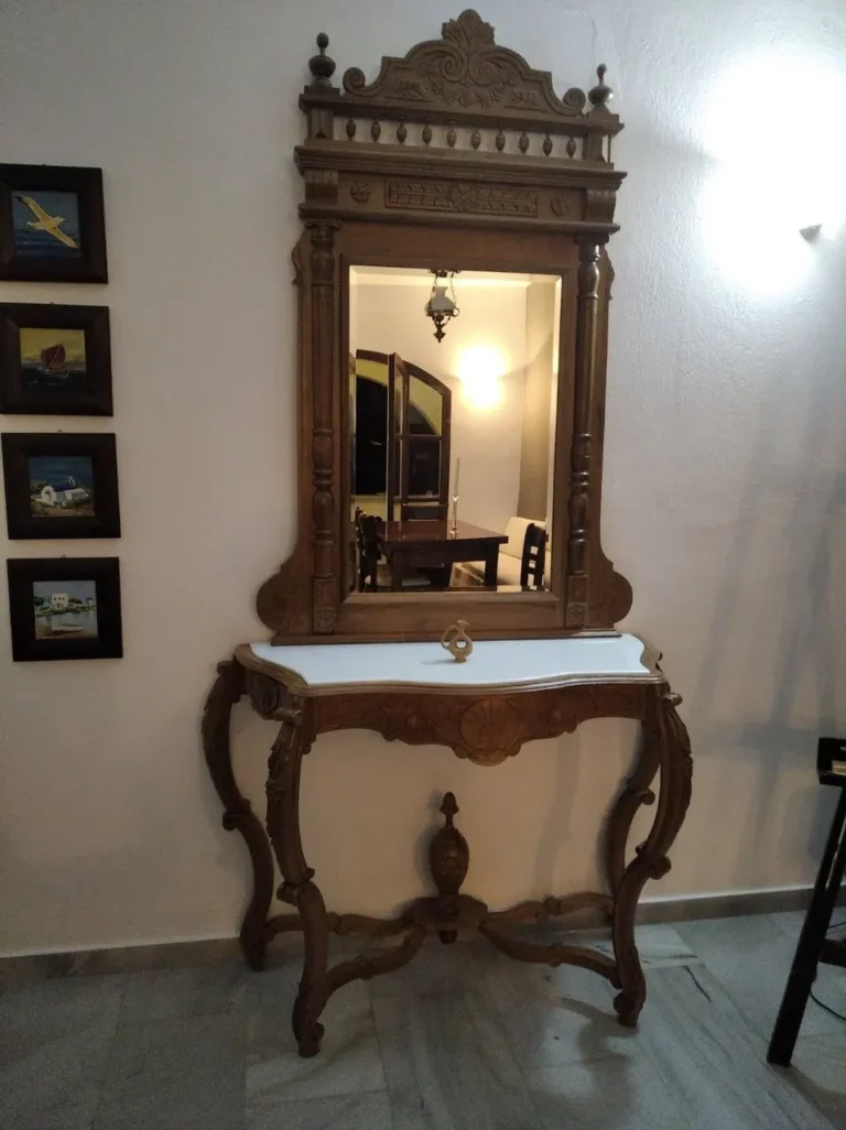Engraved wooden mirror furniture