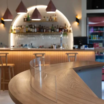 Semi-circular bar