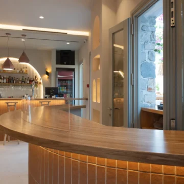 Semi-circular bar